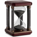 Reloj de Arena Decorativo con Arena Negra y Base Granate